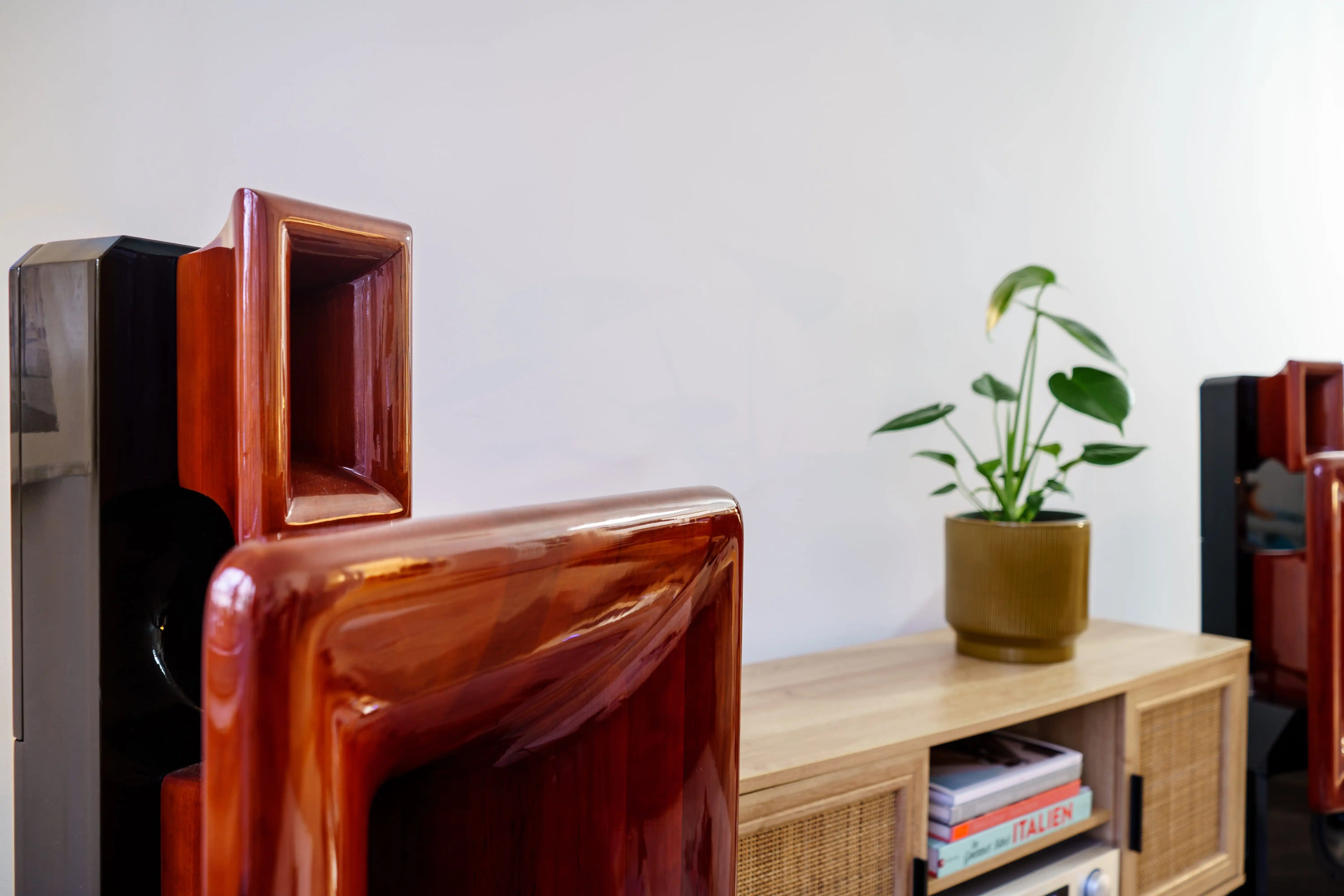 Klang, der unter die Haut geht. Main Side